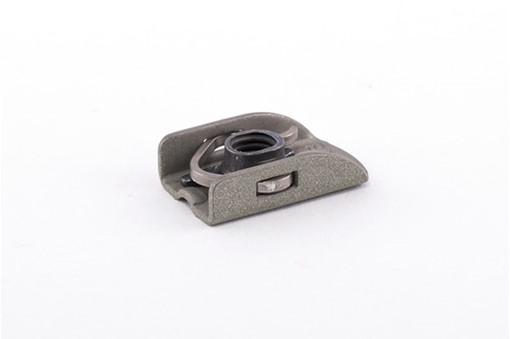 CB8011 - One-Lug Clip-Retained Nutplate